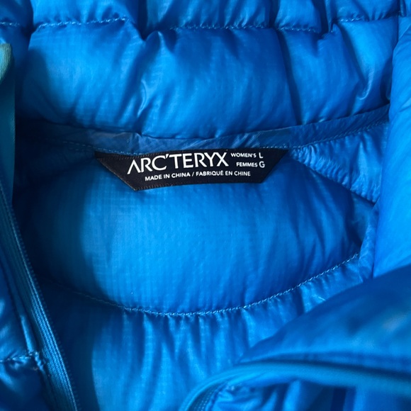 Cerium Arc’teryx jacket, women’s , size large, blue, hood condition - Picture 2 of 3